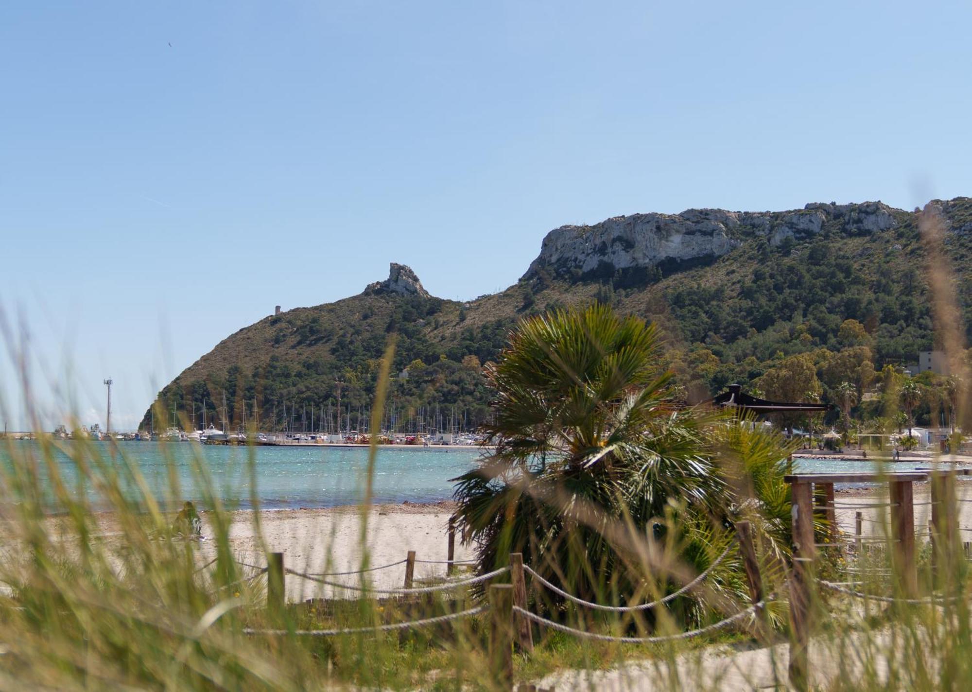 Hibiscus Comfort Stay Quartu SantʼElena Esterno foto